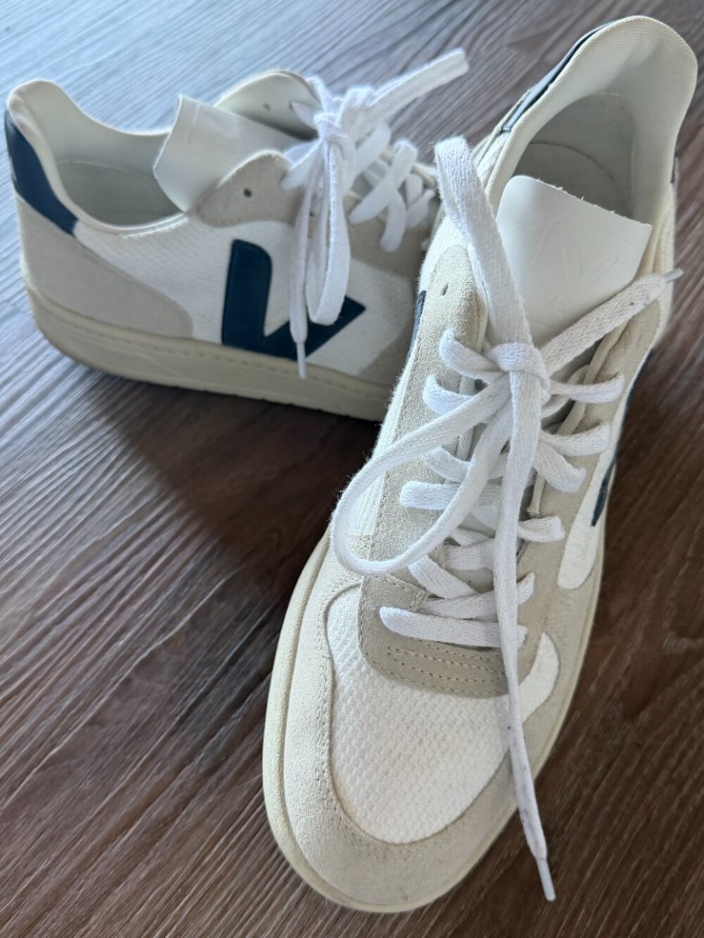 Veja V-10 Leather White California Sneakers | Men's 11 | Worn Twice
